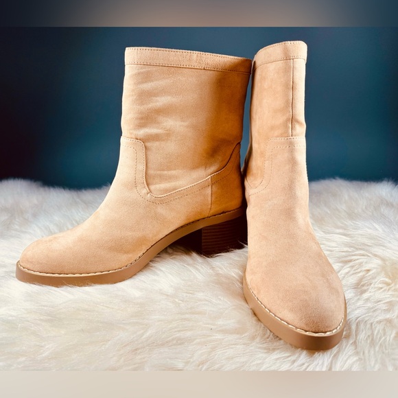 NWOT LOFT Vegan Microsuede Booties with wooden heel - Picture 6 of 10